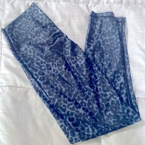 Zyia Scrunchy What blue leopard